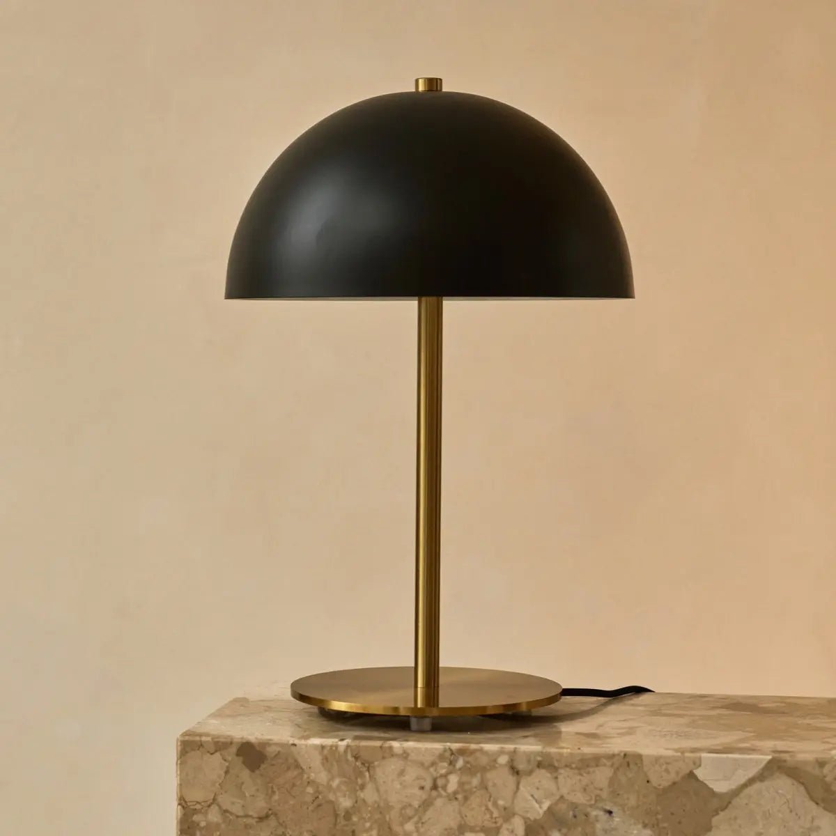 lola goud - zwart tafellamp – tavellio amsterdam Tavellio - Amsterdam