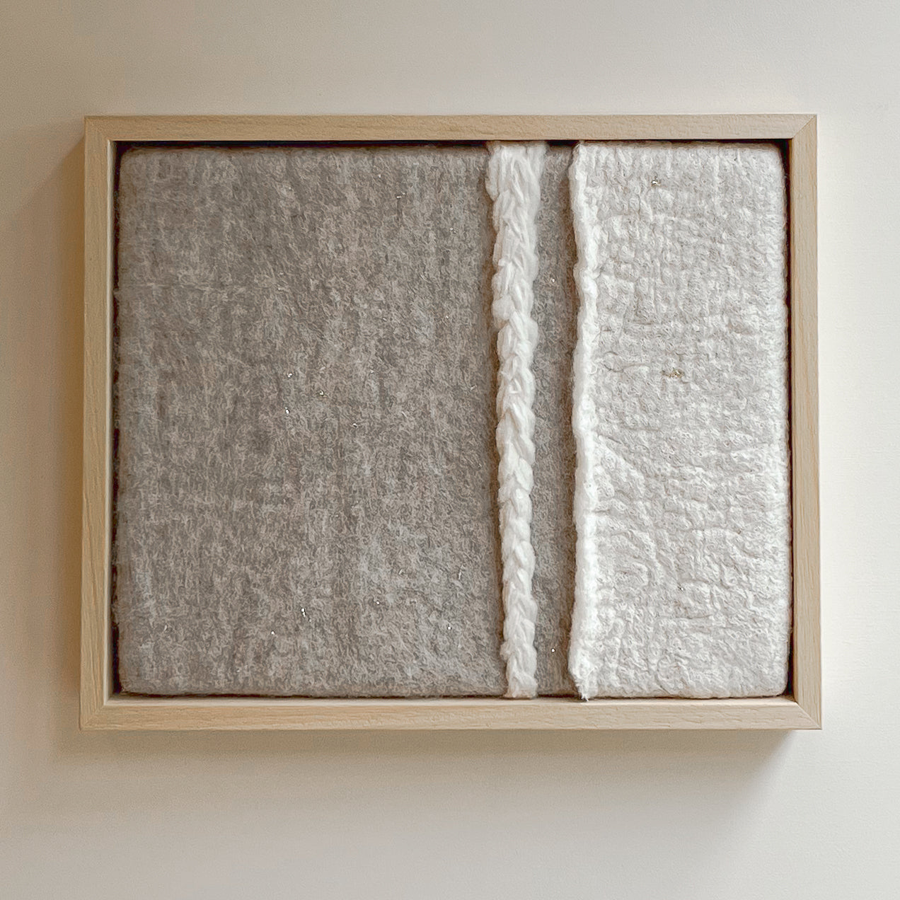 vilten wandkunst imperfectus X – vilt & vlow | 28 × 23 cm