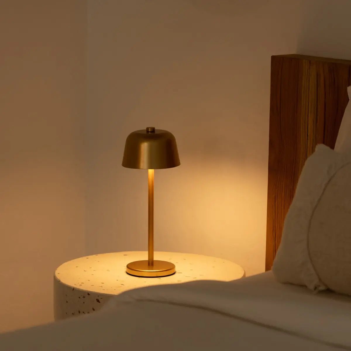 Anton Goud Oplaadbare Tafellamp | Strakke en draadloze verlichting Tavellio - Amsterdam
