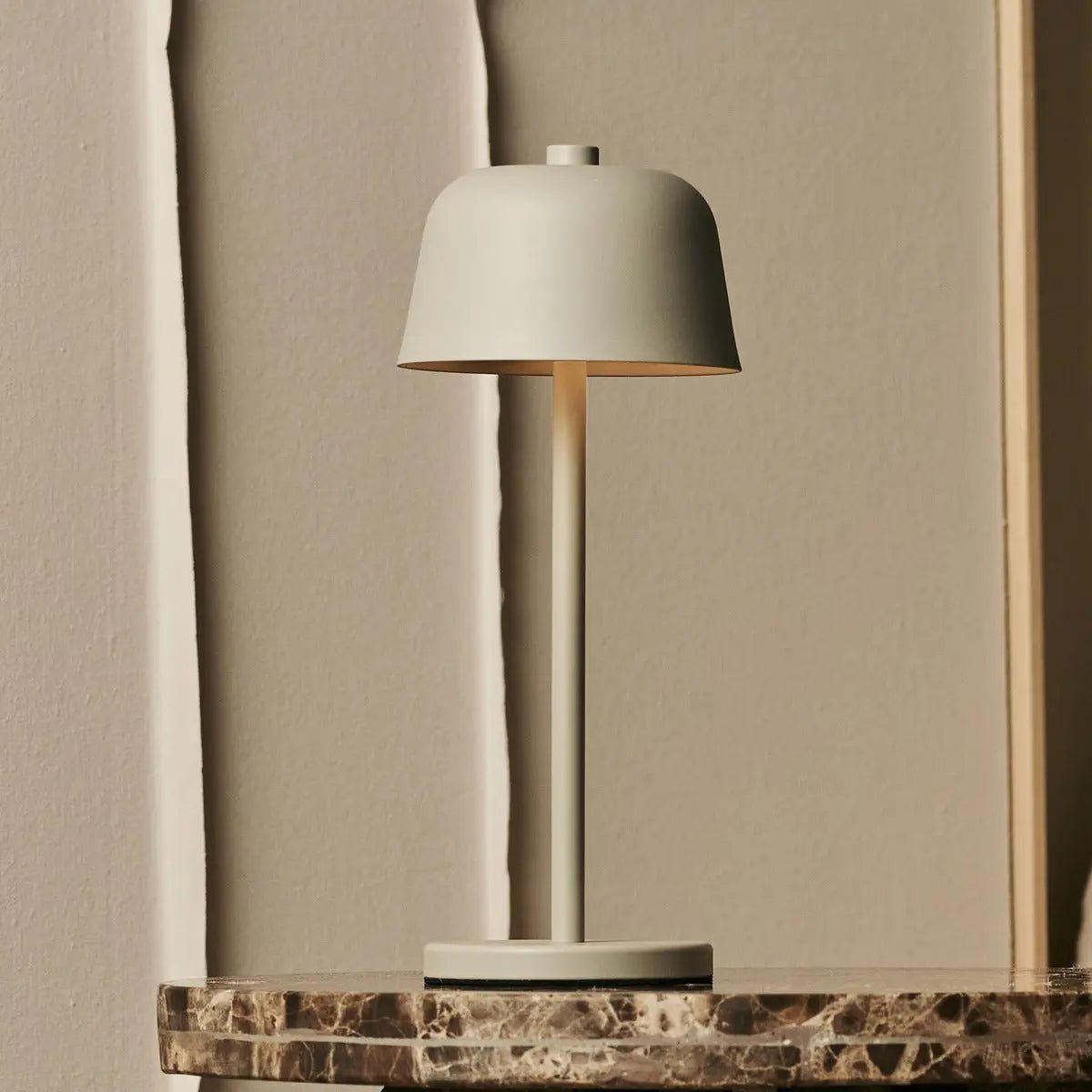 Anton Shadow Gray Oplaadbare tafellamp | Stijlvolle en draadloze verlichting Tavellio - Amsterdam