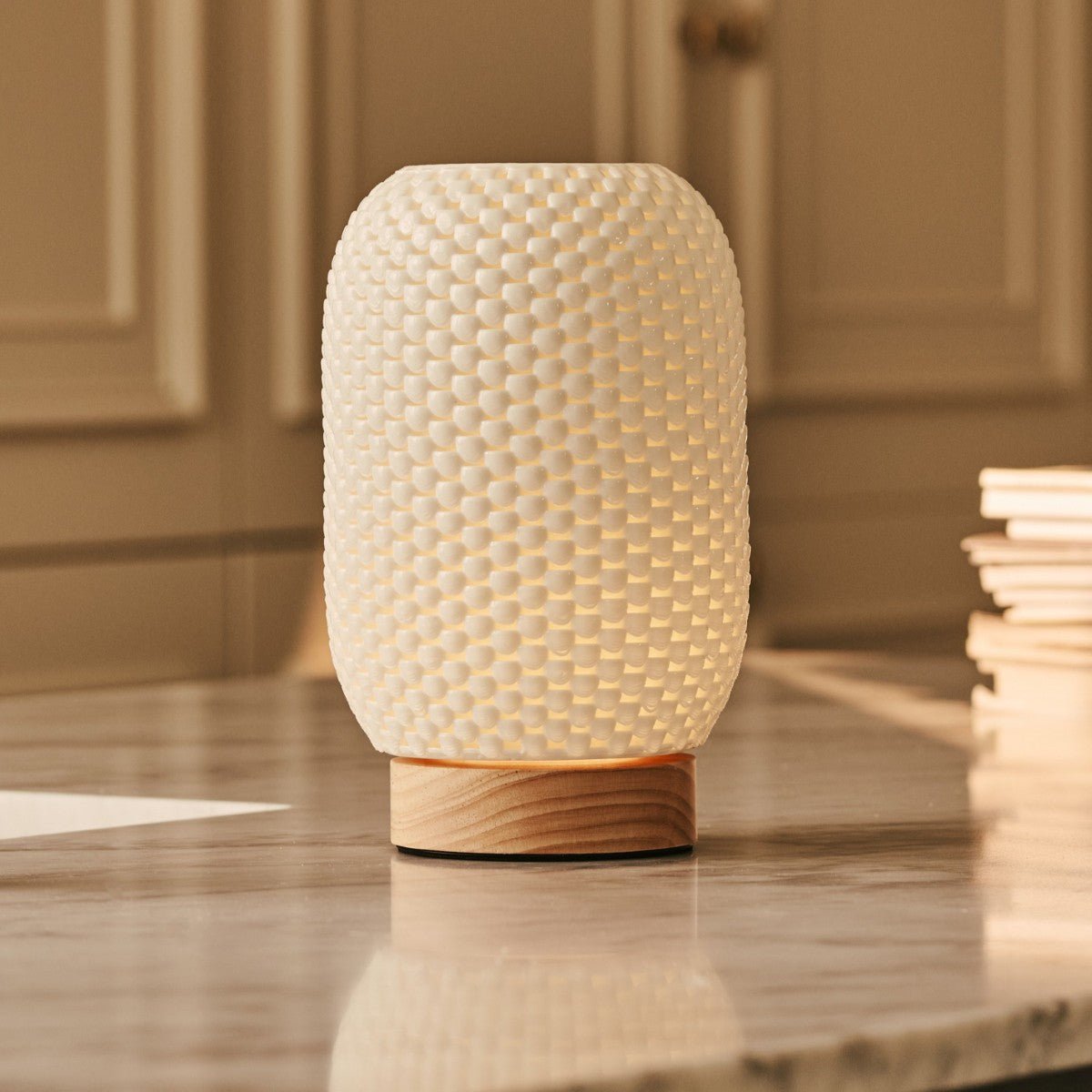 Aurora lichtbruine draadloze tafellamp in 3D-geprinte porselein-oplaadbaar, dimbaar en tot 100 uur licht Tavellio - Amsterdam
