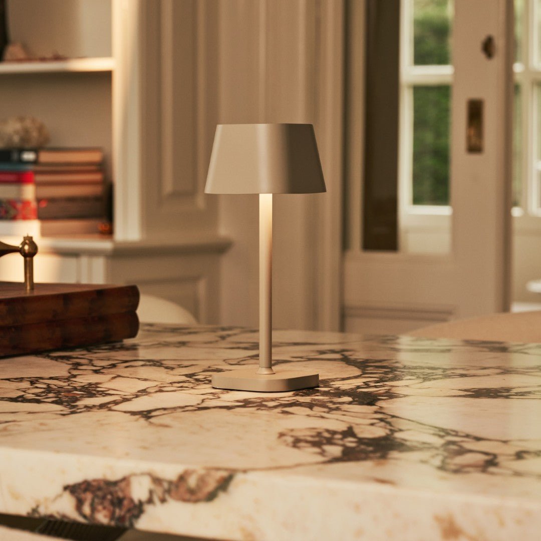 Ava Shadow Gray - Oplaadbare tafellamp | Stijlvol, draadloos en dimbaar Tavellio - Amsterdam