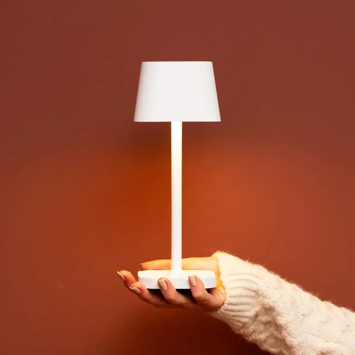 Ava Witte Oplaadbare Tafellamp | Stijlvolle, draadloze en dimbare verlichting Tavellio - Amsterdam