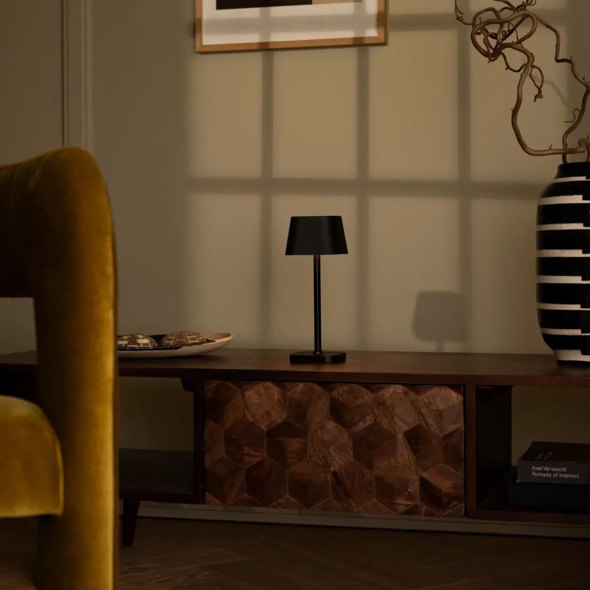 Ava Zwarte Oplaadbare Tafellamp | Slanke draadloze verlichtingsoplossing Tavellio - Amsterdam