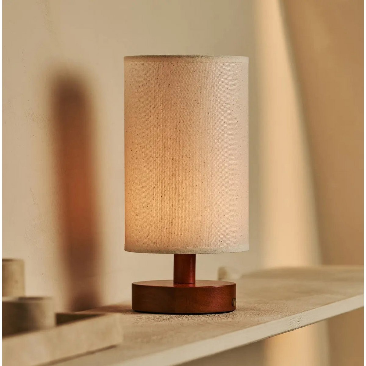 Ben Kastanjebruine houten tafellamp – Oplaadbaar, dimbaar, USB-C-voeding Tavellio - Amsterdam
