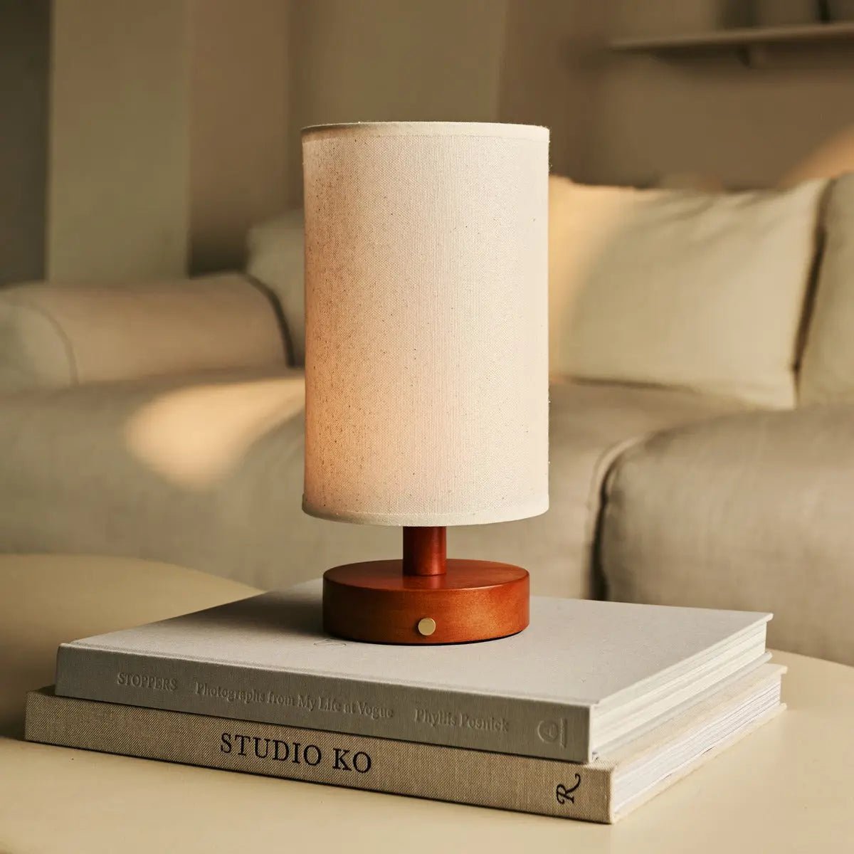 Ben Kastanjebruine houten tafellamp – Oplaadbaar, dimbaar, USB-C-voeding Tavellio - Amsterdam