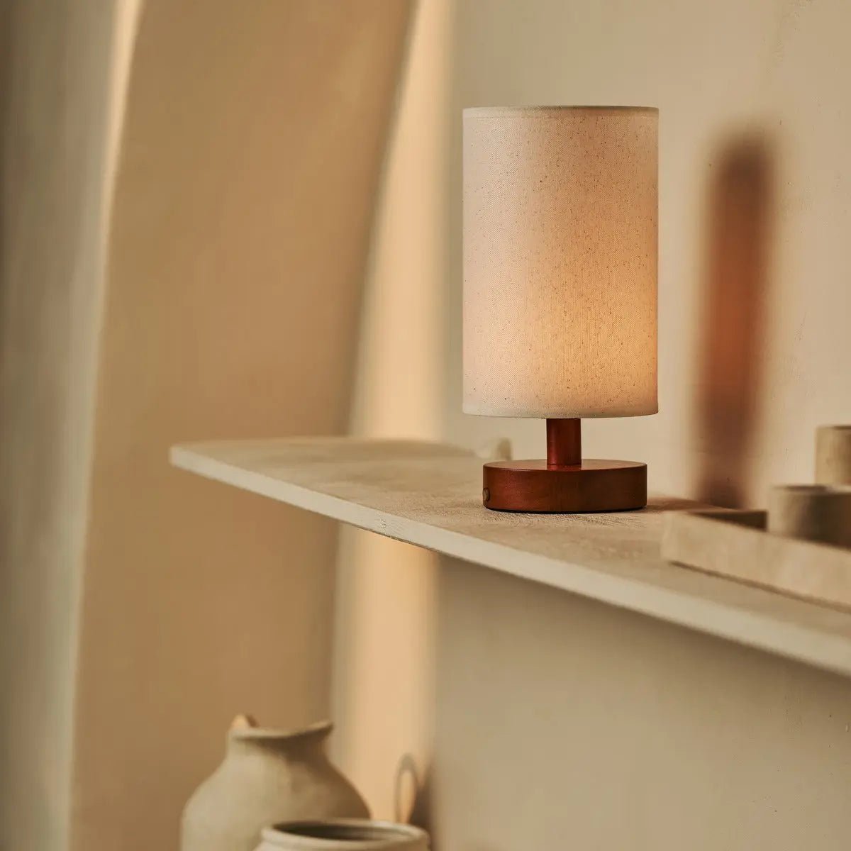 Ben Kastanjebruine houten tafellamp – Oplaadbaar, dimbaar, USB-C-voeding Tavellio - Amsterdam