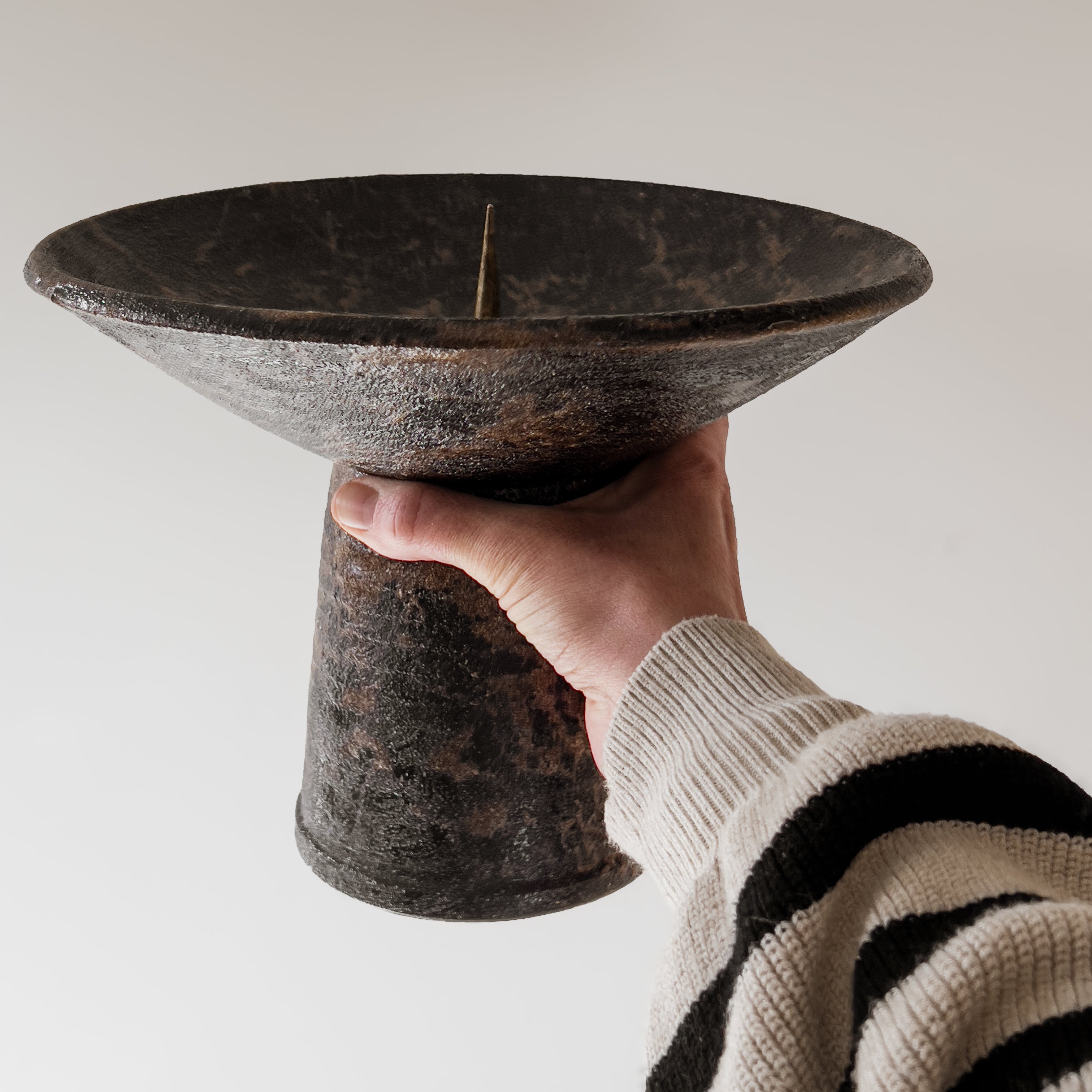 Brutalist mid-century kaarsenstandaard – sculpturaal keramiek – duitsland, jaren ‘60 Noii HOME