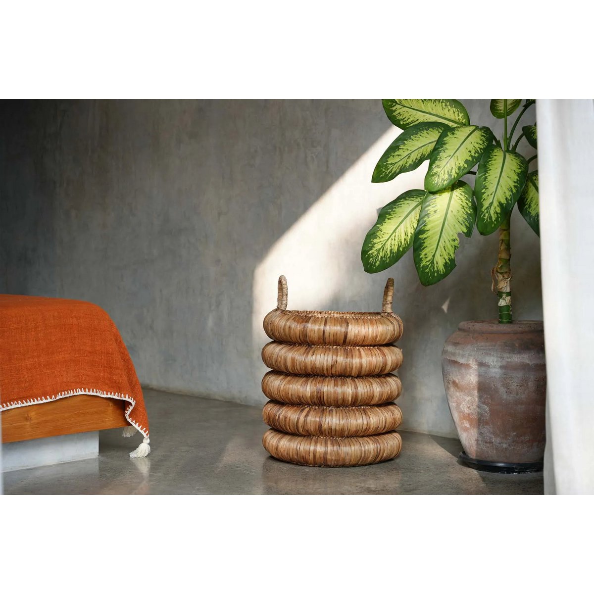 chunky Mand – luxe design mand van waterhyacint - Bazar Bizar Bazar Bizar Living