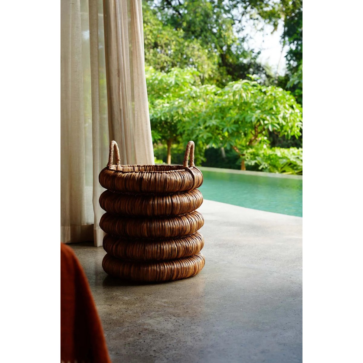 chunky Mand – luxe design mand van waterhyacint - Bazar Bizar Bazar Bizar Living