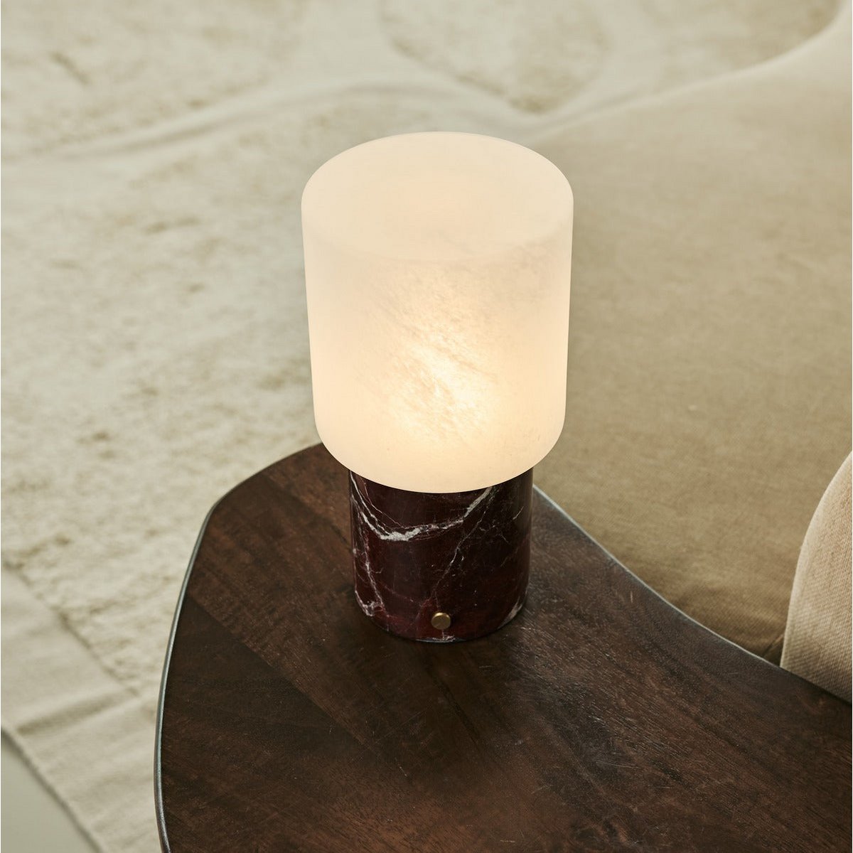 Cuyp Red / Rosso Levanto - Marmeren oplaadbare tafellamp - Draadloos, USB -oplaadbaar en maximaal 100 uur runtime Tavellio - Amsterdam