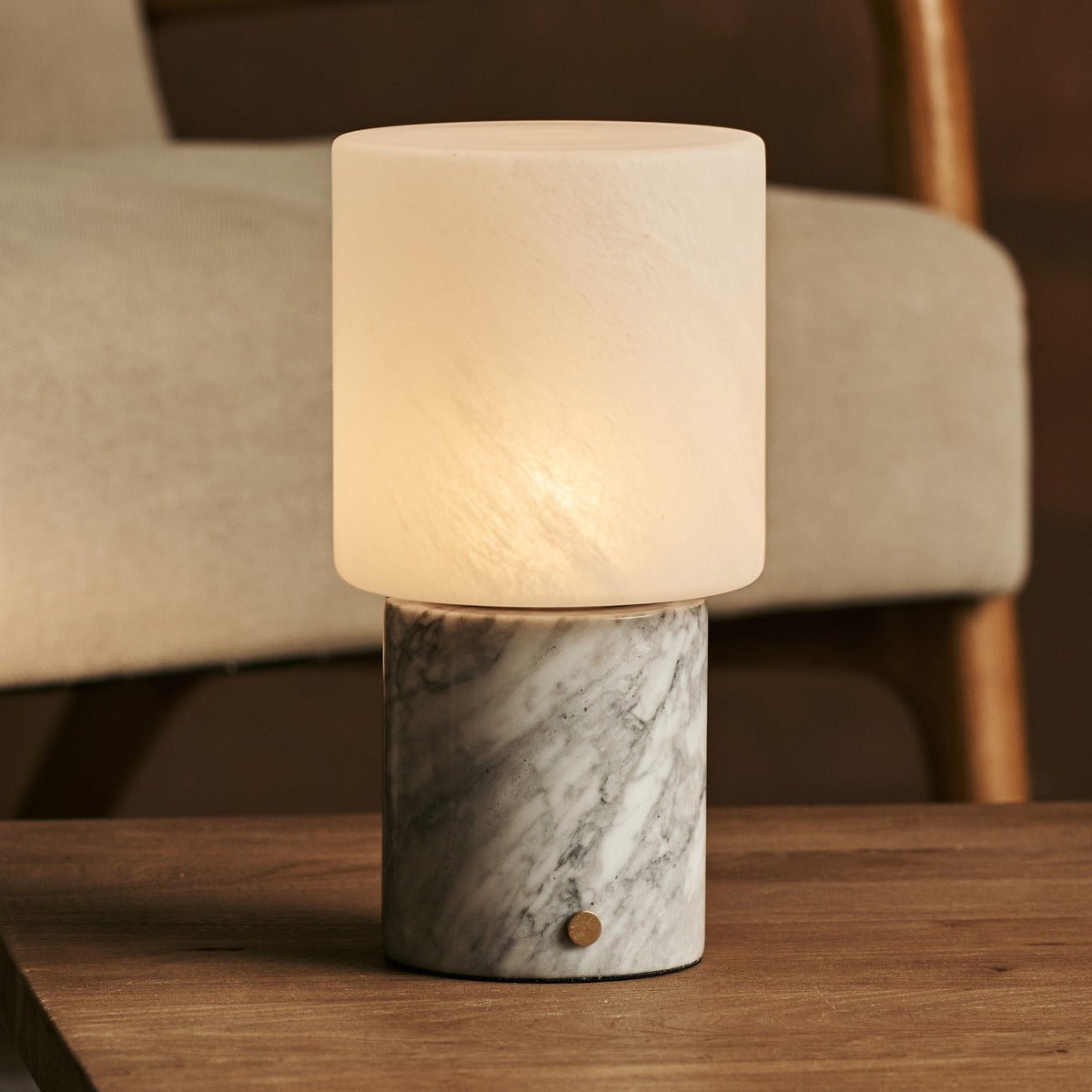 Cuyp White / Bianco Statuarietto - Marmeren oplaadbare tafellamp - draadloos, USB oplaadbaar en tot 100 uur runtime Tavellio - Amsterdam