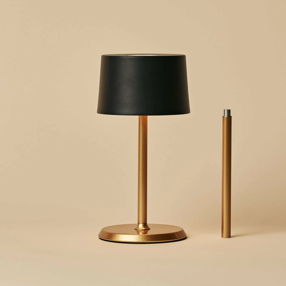 David Black & Gold oplaadbare tafellamp 2 op 1 met verstelbare hoogte - dimbaar en draadloos met 120 uur batterij Tavellio - Amsterdam