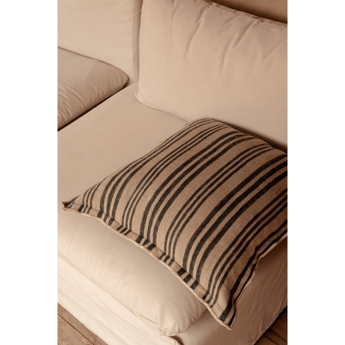 De Nordic Stripe Kussenhoes - Natuurlijk Zwart - 50x50 Bazar Bizar Living