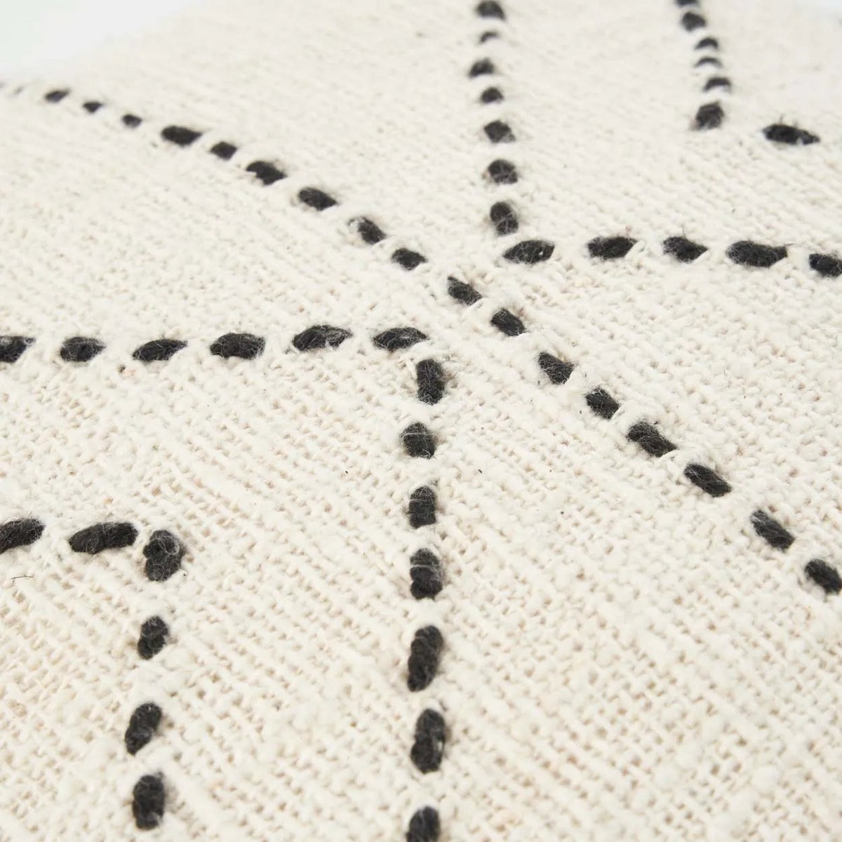 De Tribal Kussenhoes - Natuurlijk Zwart Bazar Bizar Living