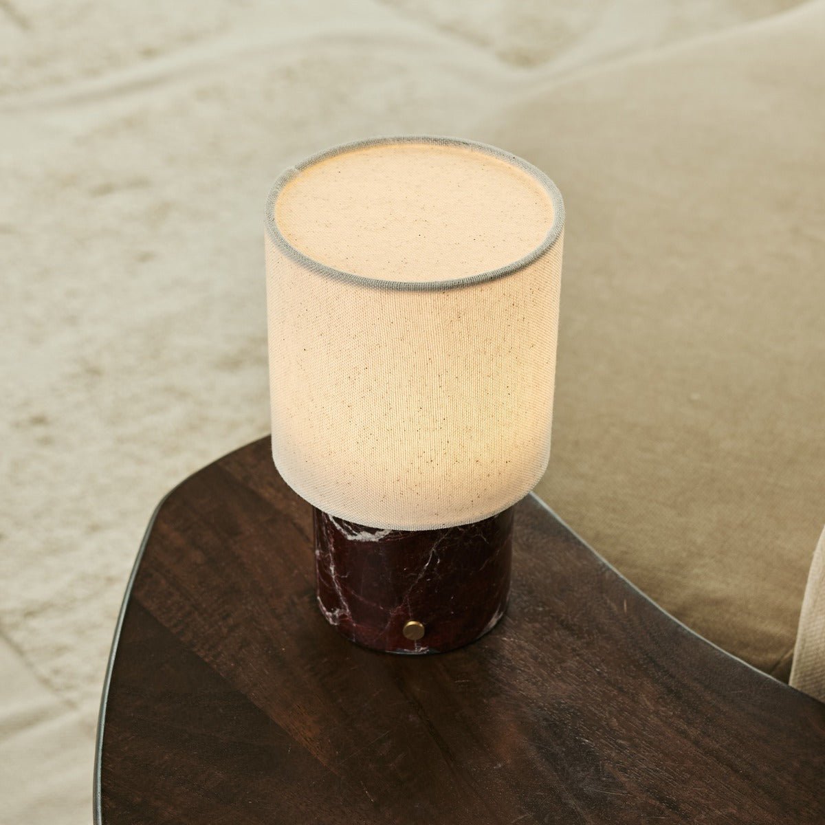 Dou Red / Rosso Levanto - Marmeren oplaadbare tafellamp - Draadloos, 3 lichte modi en met linnen verwisselbare lampenkap Tavellio - Amsterdam