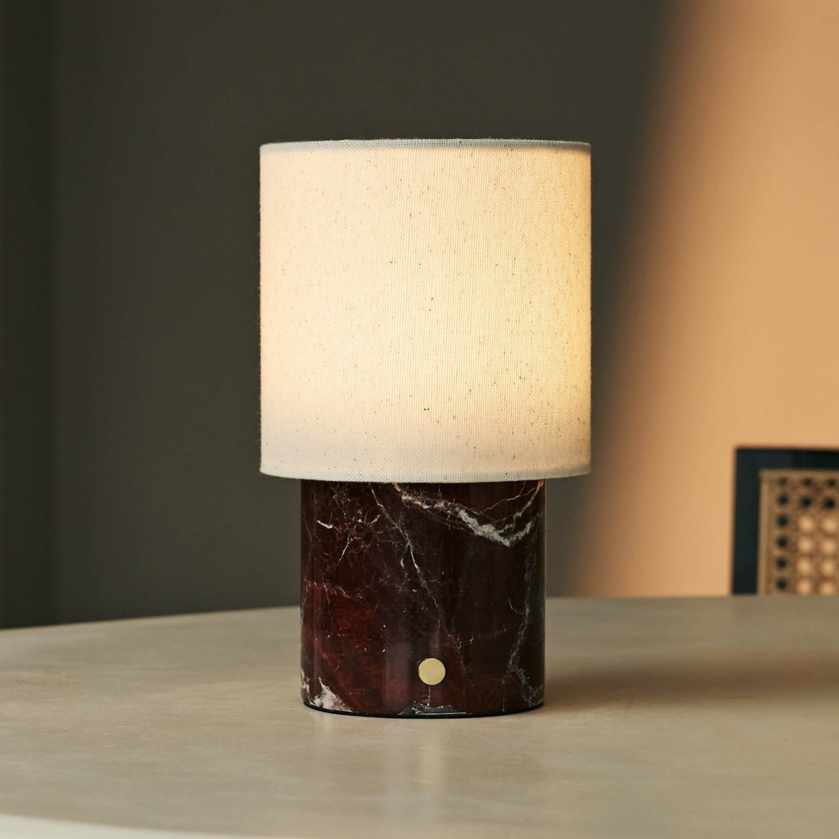Dou Red / Rosso Levanto - Marmeren oplaadbare tafellamp - Draadloos, 3 lichte modi en met linnen verwisselbare lampenkap Tavellio - Amsterdam