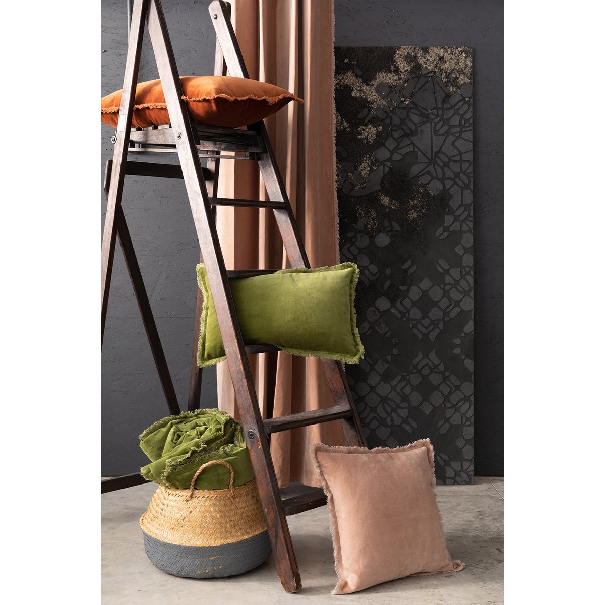 Effen kussen Fara Caramel 40 x 65 VIVARAISE