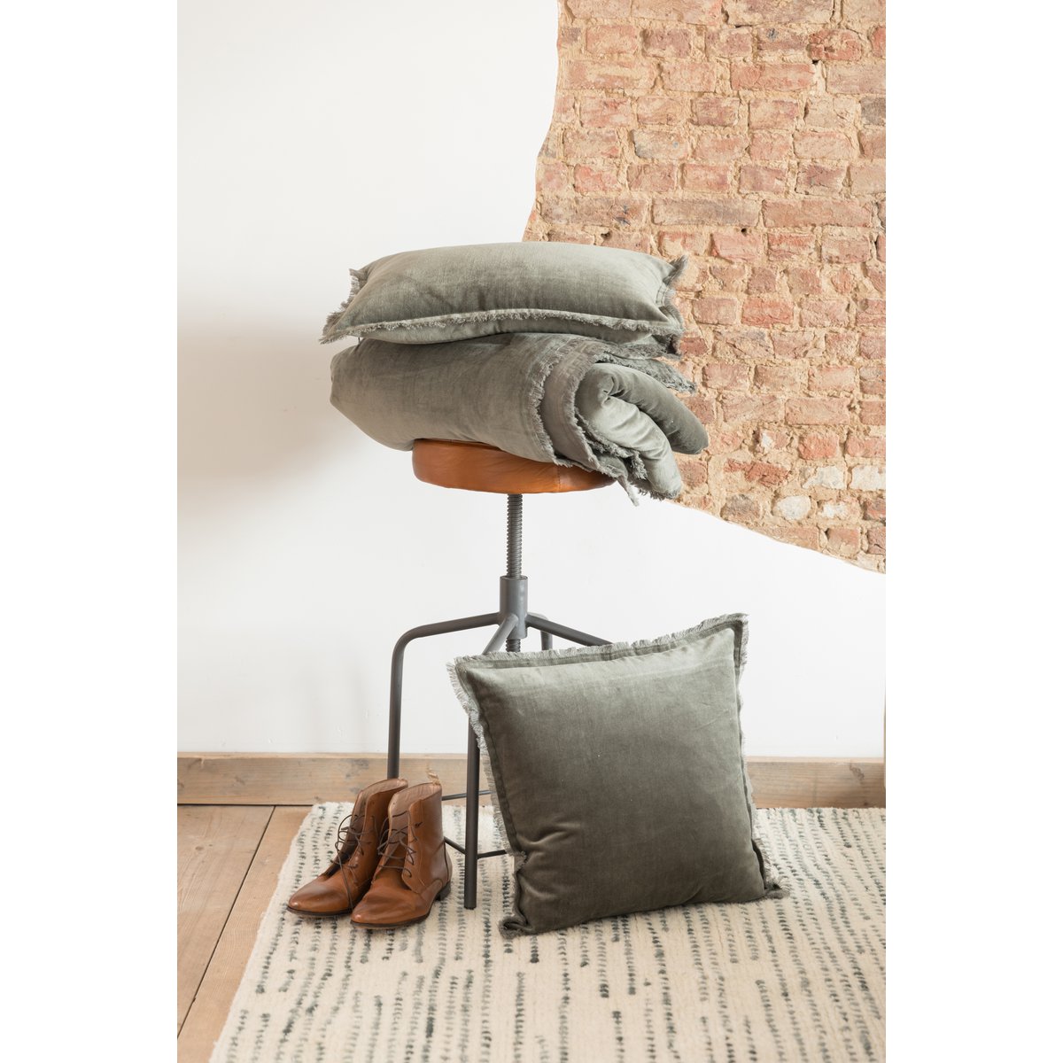 Effen kussen Fara Thyme 30 x 50 VIVARAISE