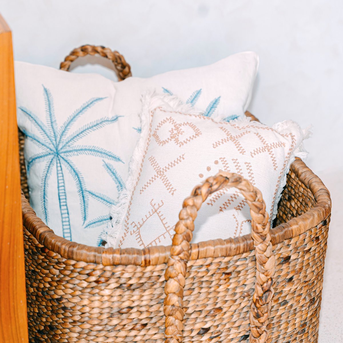 Extra grote wasmand - vierkante boho -mand - geweven decoratieve mand - opslagmand gemaakt van natuurlijke waterhyacint (2 maten) mentari Soeji