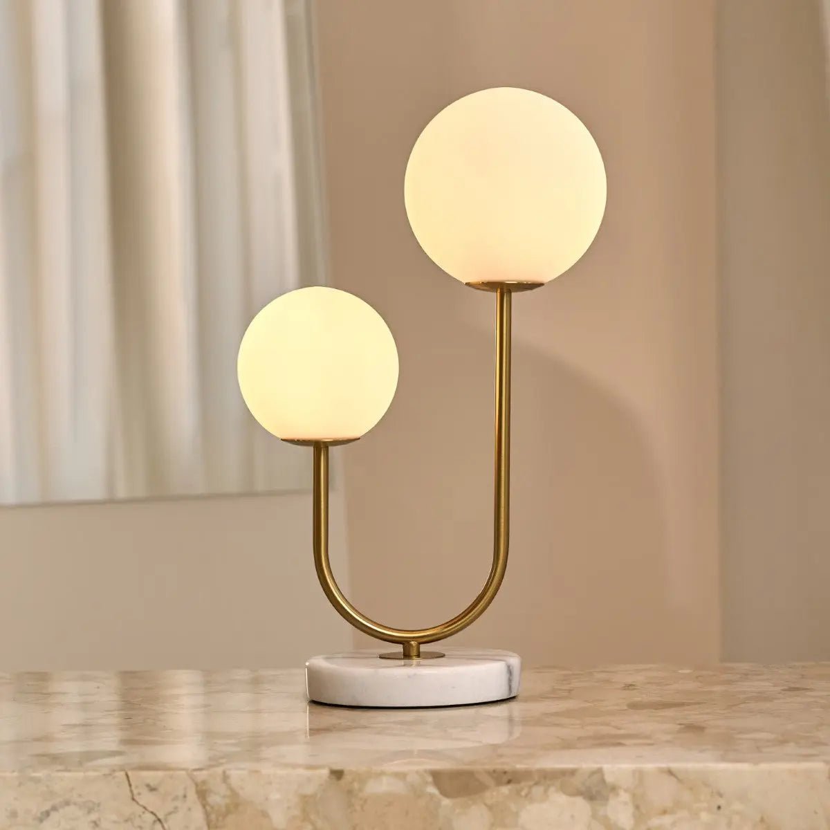 Giorgia Elegant Marble Lamp - Elegante tafellamp met matglazen lampen Tavellio - Amsterdam
