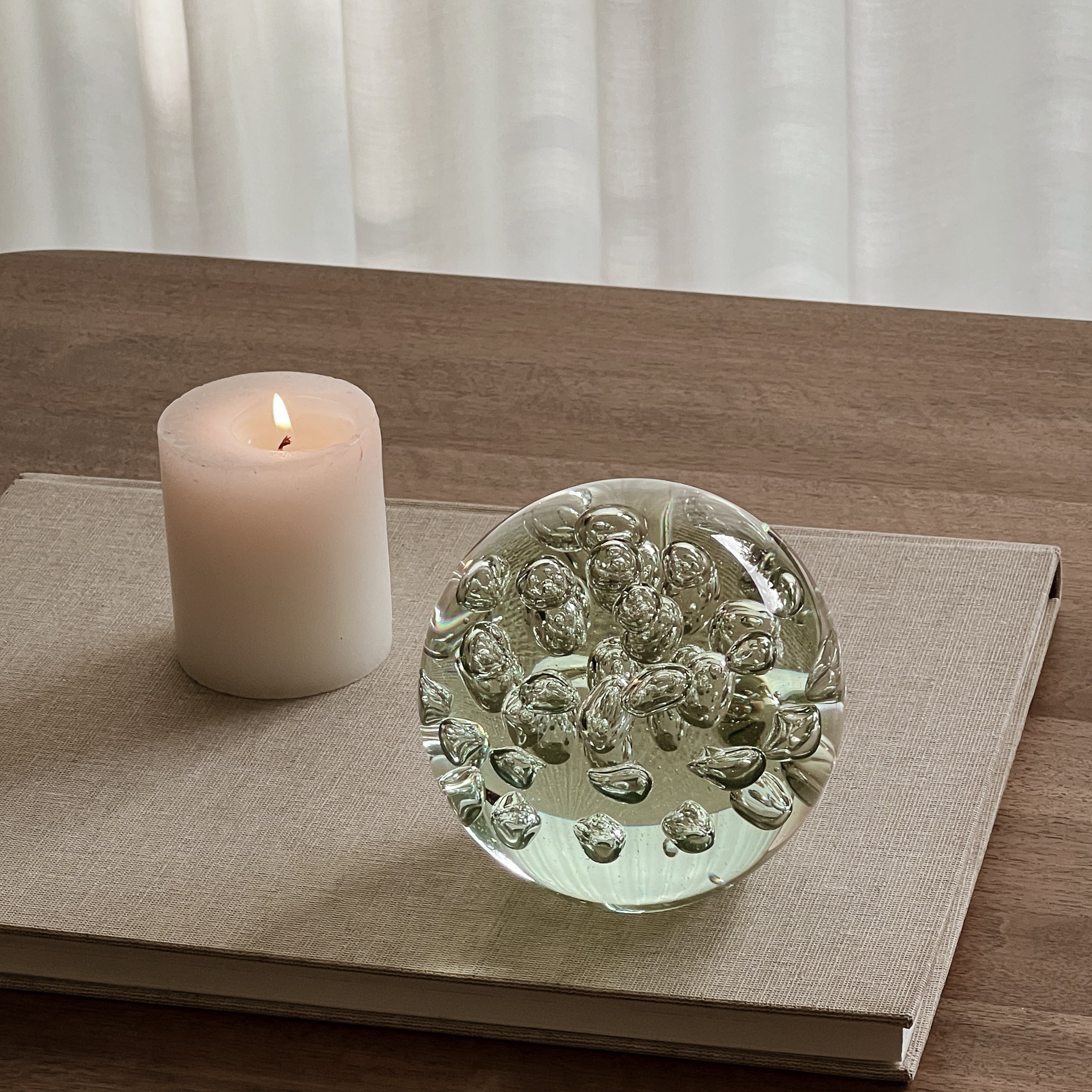 grote handgeblazen glazen bol – presse papier met luchtbellen – vintage Noii HOME