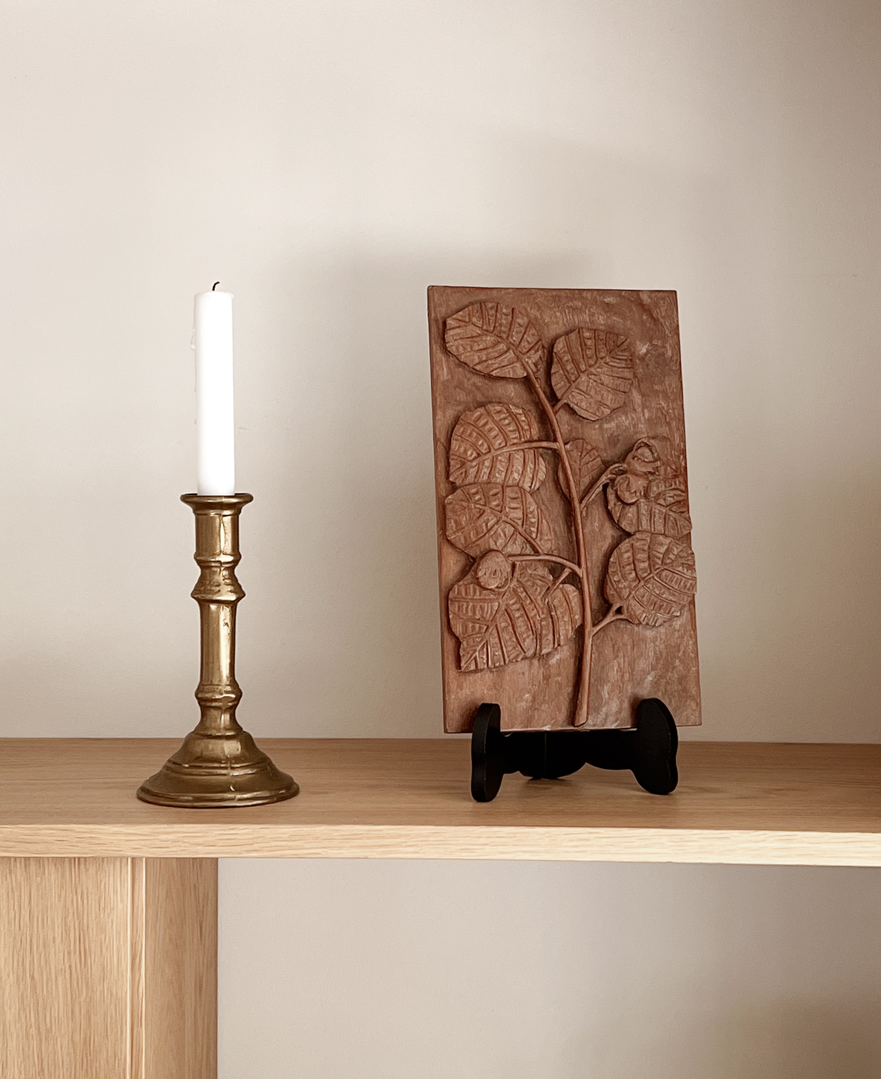 handgesneden houten paneel – bladeren en noten – vintage Noii HOME