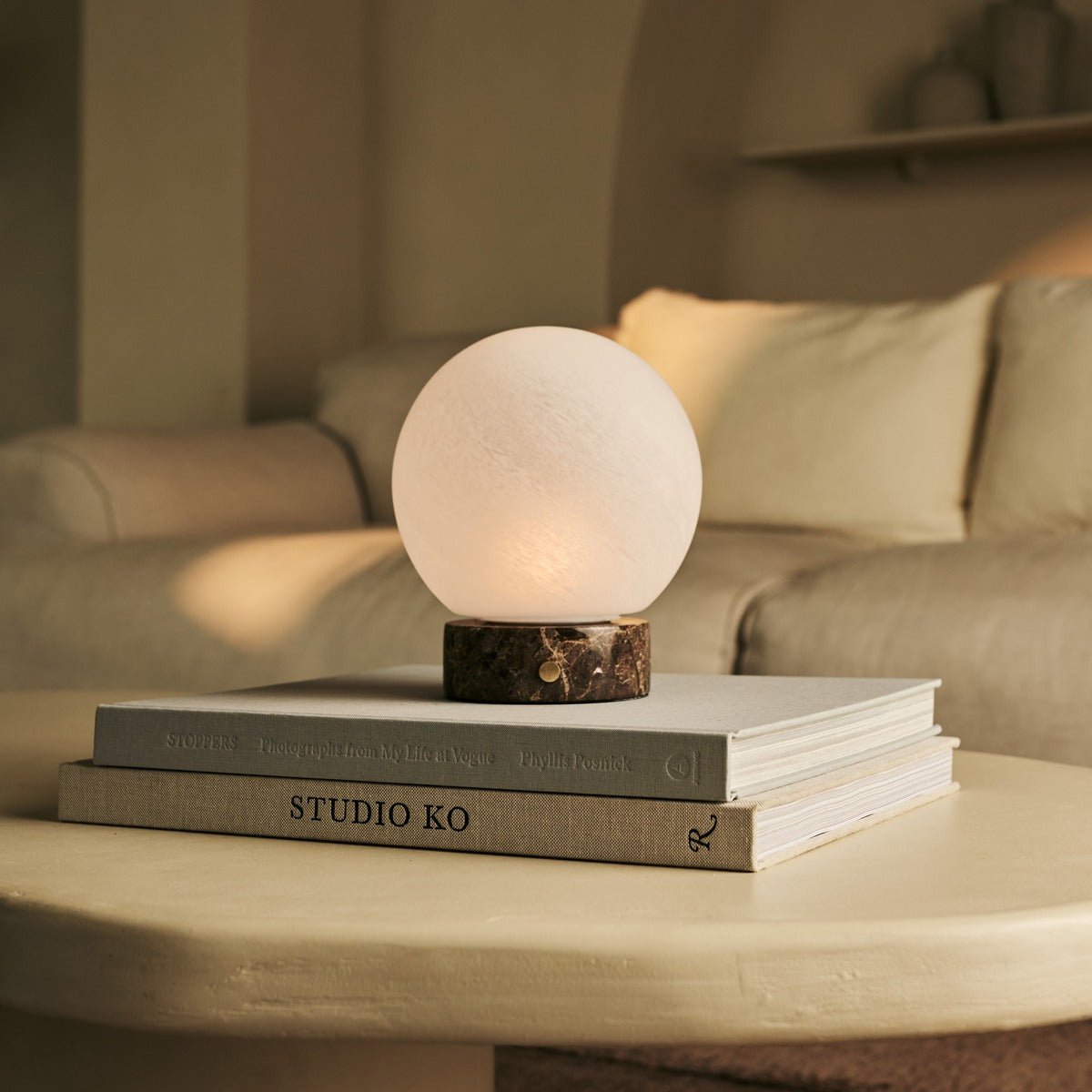 Heem Brown / Emperador Dark - Marmeren oplaadbare tafellamp - 3 lichte modi, draadloos en met glazen verwisselbare lampenkap Tavellio - Amsterdam