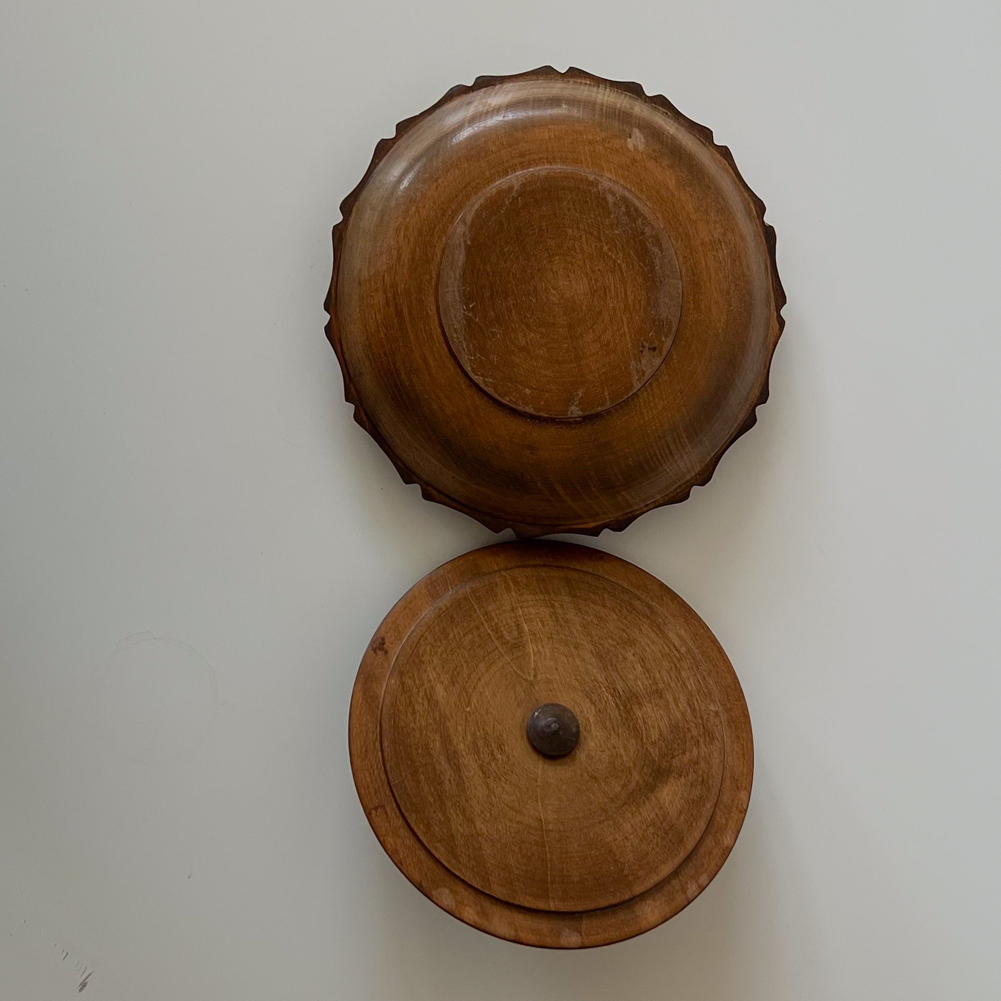 houten opbergdoosje met deksel – handgesneden – pre-loved Noii HOME
