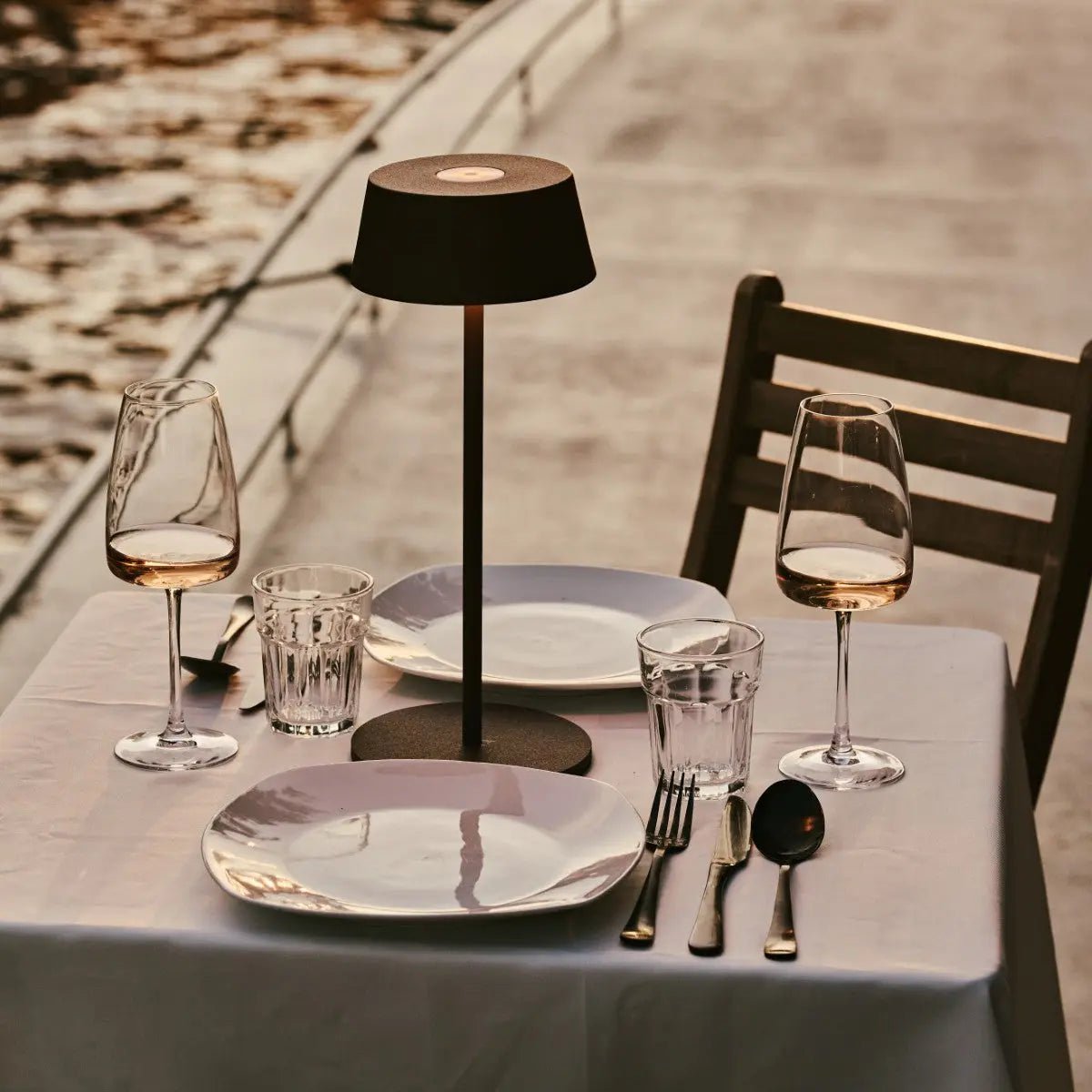 Hugo Mocha Brown oplaadbare tafellamp - Stijlvol, dimbaar en draadloos Tavellio - Amsterdam