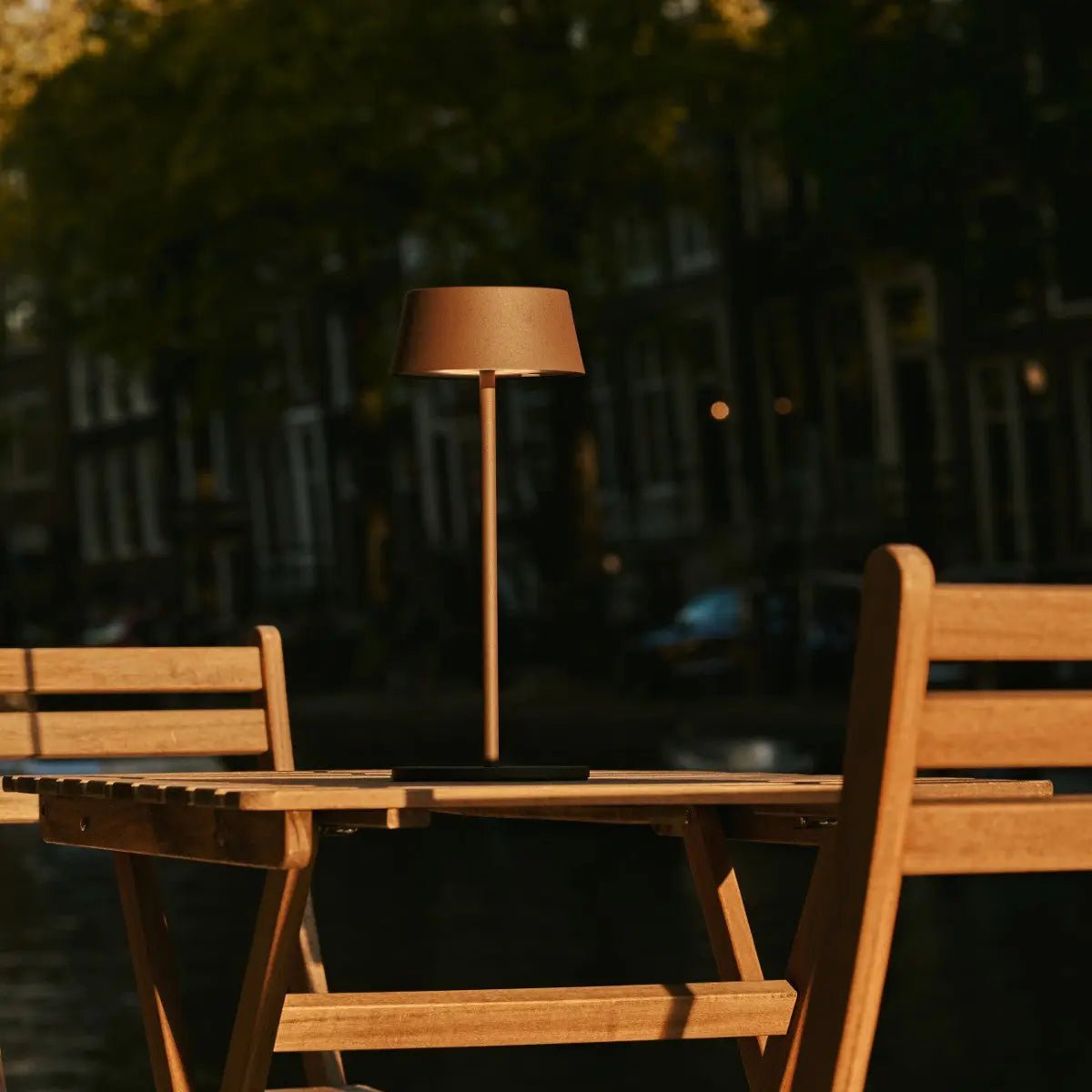 Hugo Mocha Brown oplaadbare tafellamp - Stijlvol, dimbaar en draadloos Tavellio - Amsterdam