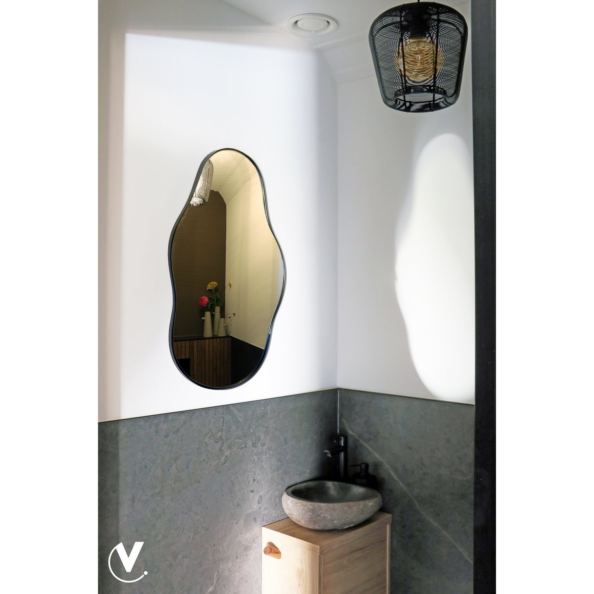 Intuto Vase The World