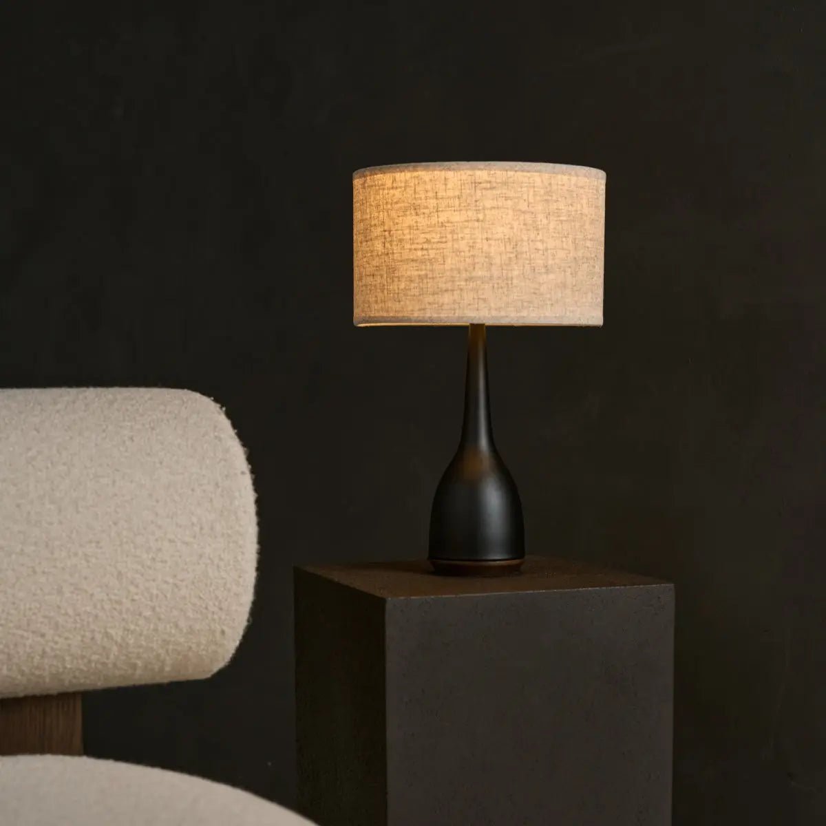 Jacob zwarte lamp met beige kap – elegante en warme verlichting Tavellio - Amsterdam