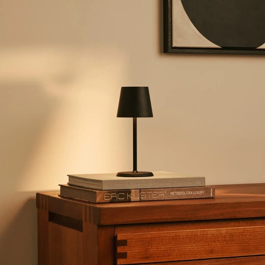 James Black oplaadbare ijzeren tafellamp – draadloos, dimbaar en elegant Tavellio - Amsterdam