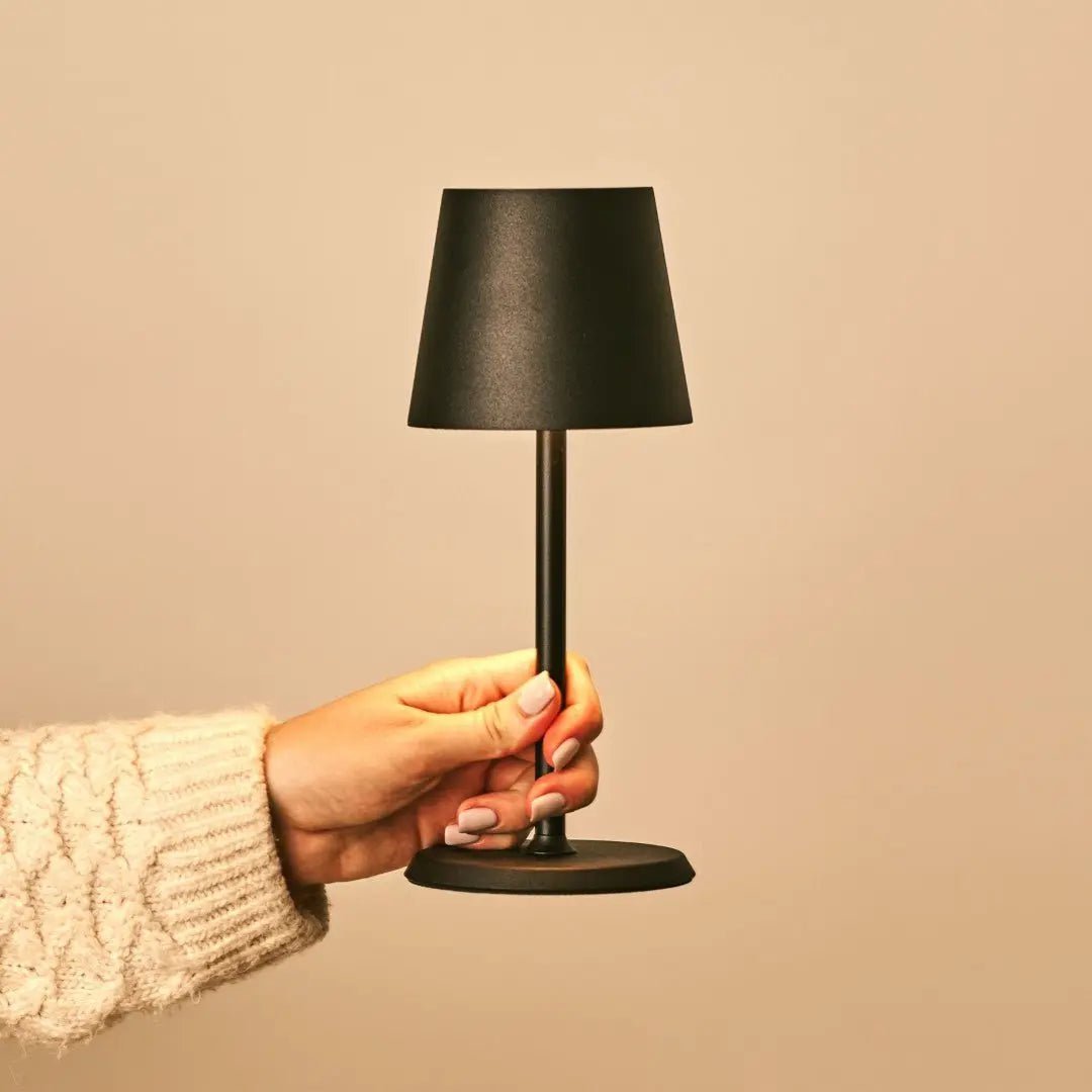 James Black oplaadbare ijzeren tafellamp – draadloos, dimbaar en elegant Tavellio - Amsterdam