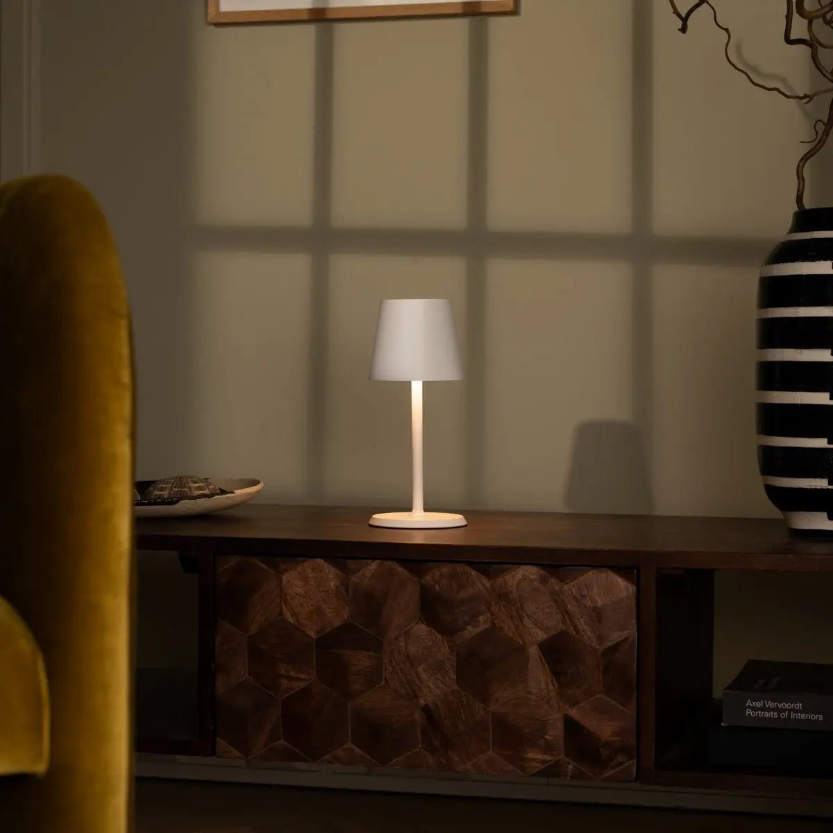 James White oplaadbare tafellamp – draadloos, dimbaar en elegant Tavellio - Amsterdam
