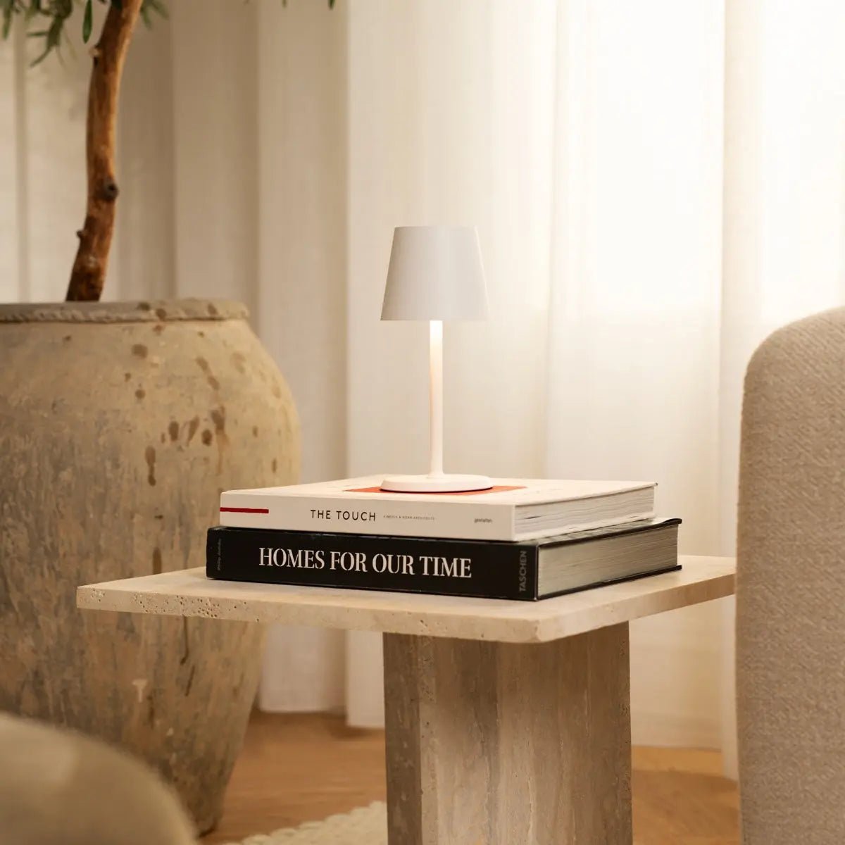 James White oplaadbare tafellamp – draadloos, dimbaar en elegant Tavellio - Amsterdam