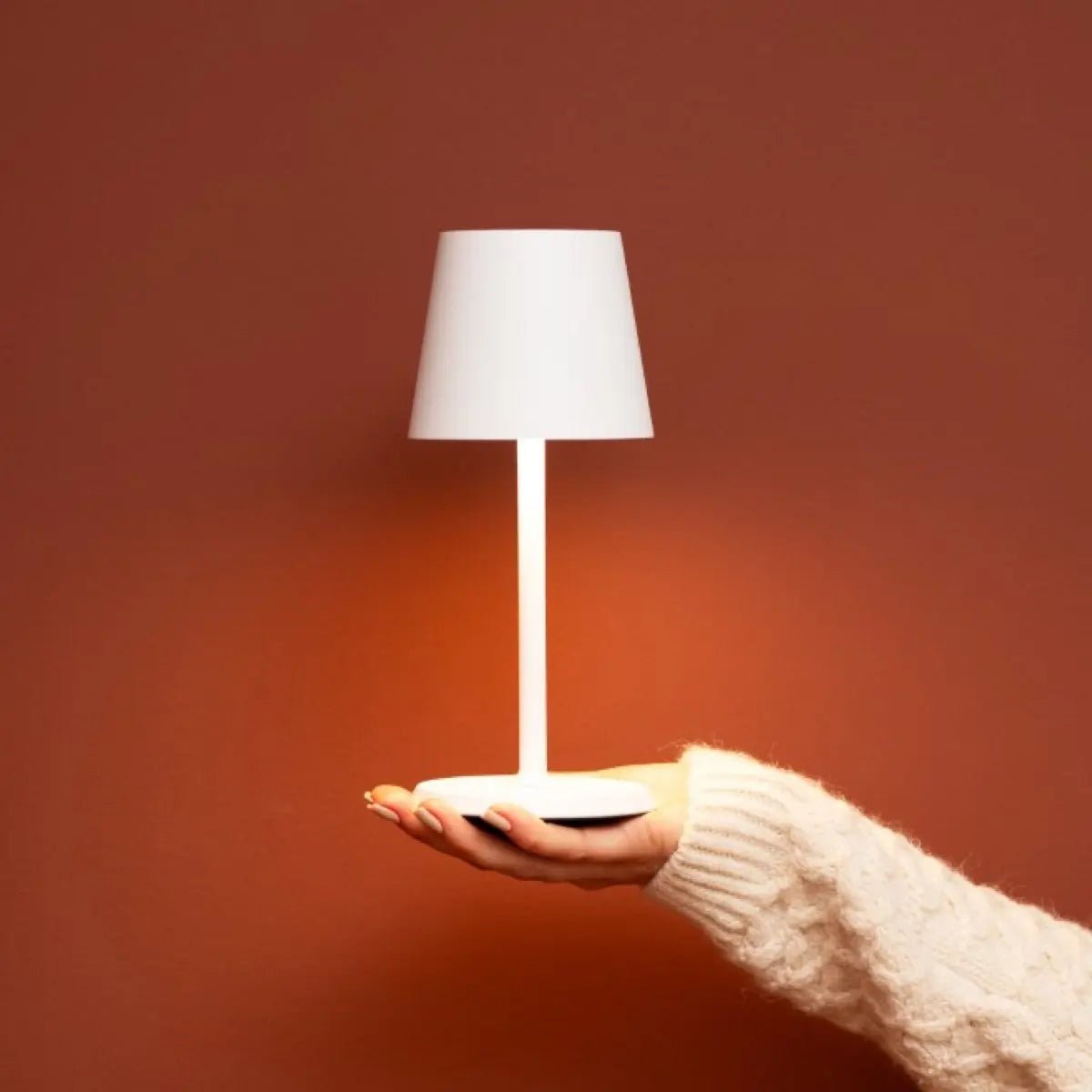 James White oplaadbare tafellamp – draadloos, dimbaar en elegant Tavellio - Amsterdam