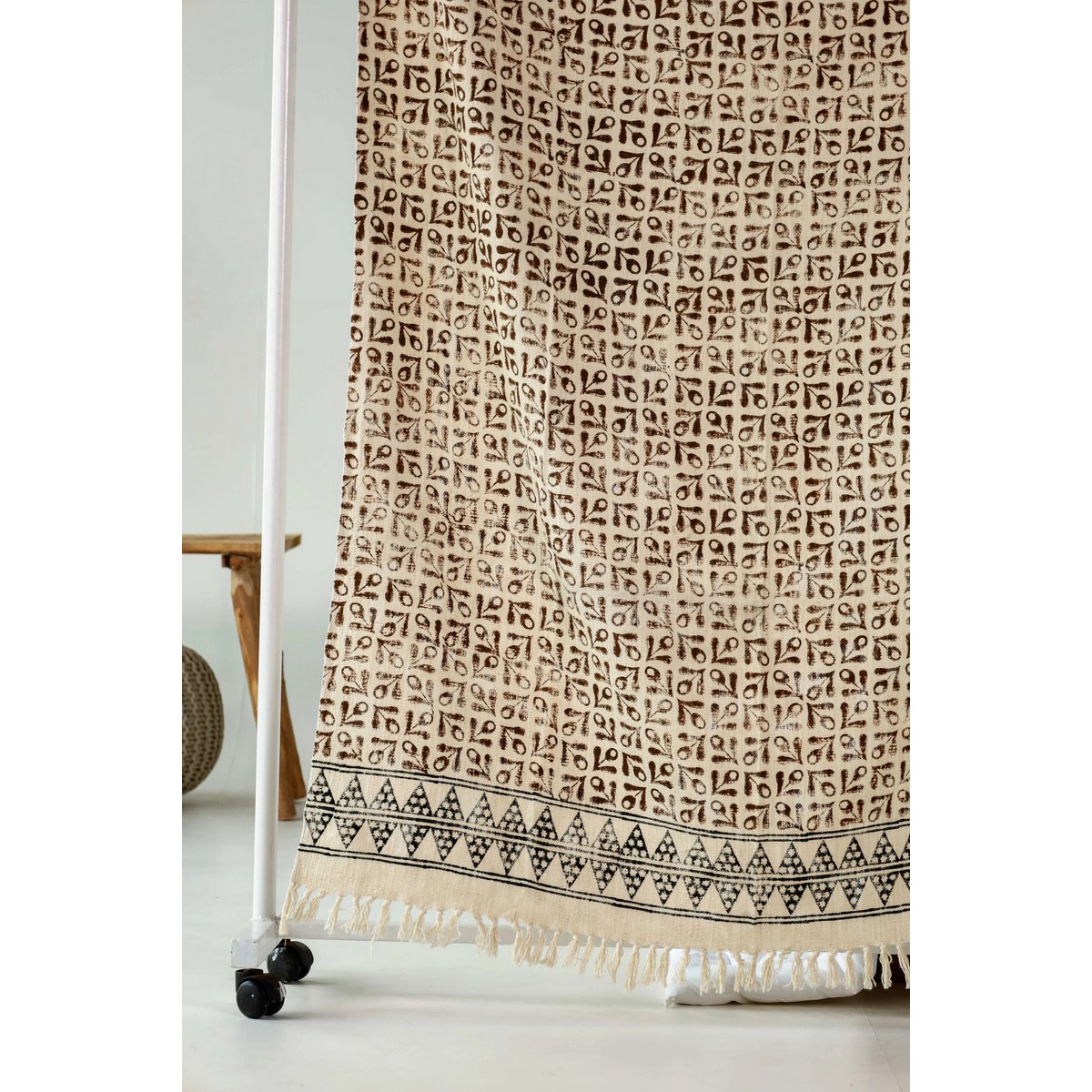 katoenen plaid paisterra – crème met aardetinten en etnisch patroon – urbane hide Urbane Hide