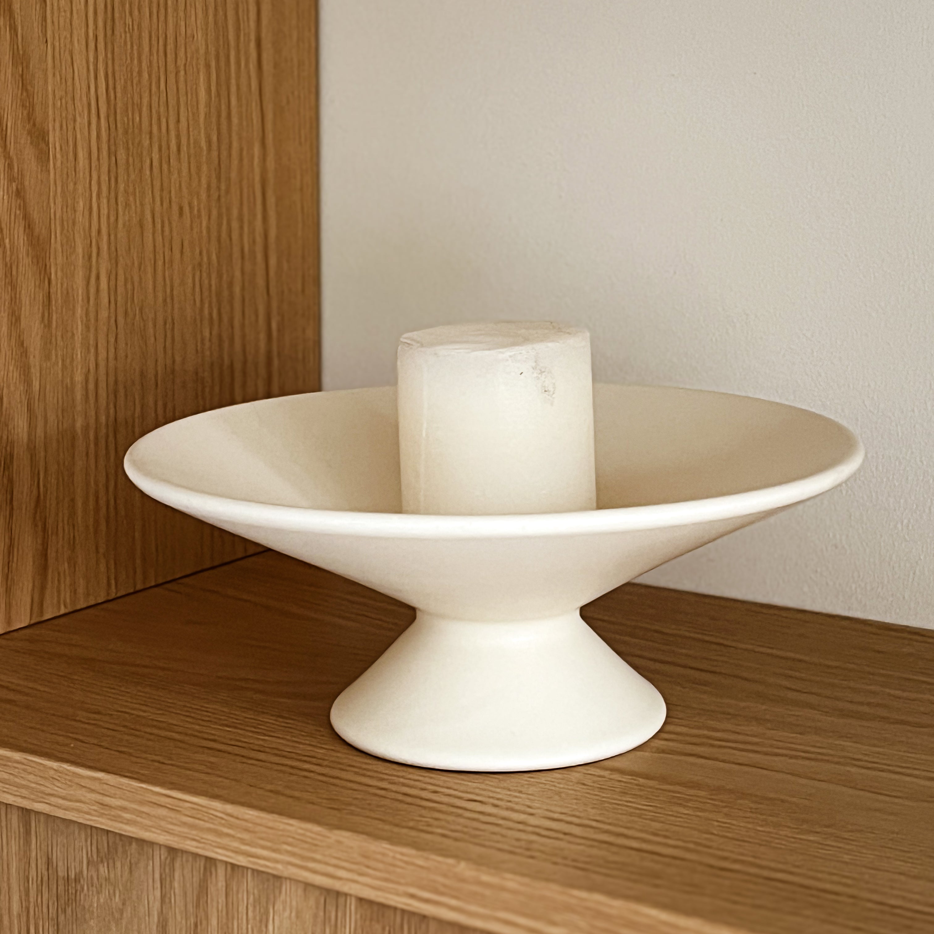 keramische schaal op voet – off-white – pre-loved Noii HOME