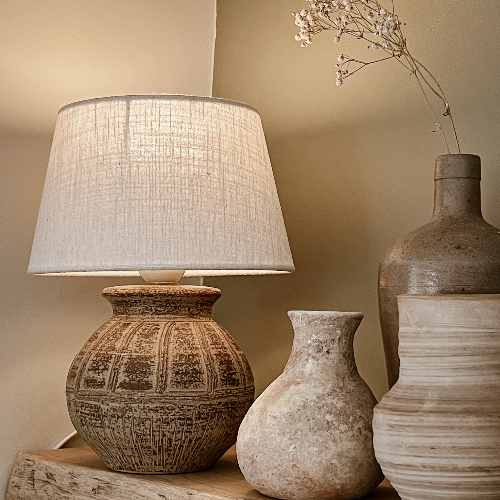 keramische tafellamp met linnen kap - pre-loved Noii HOME