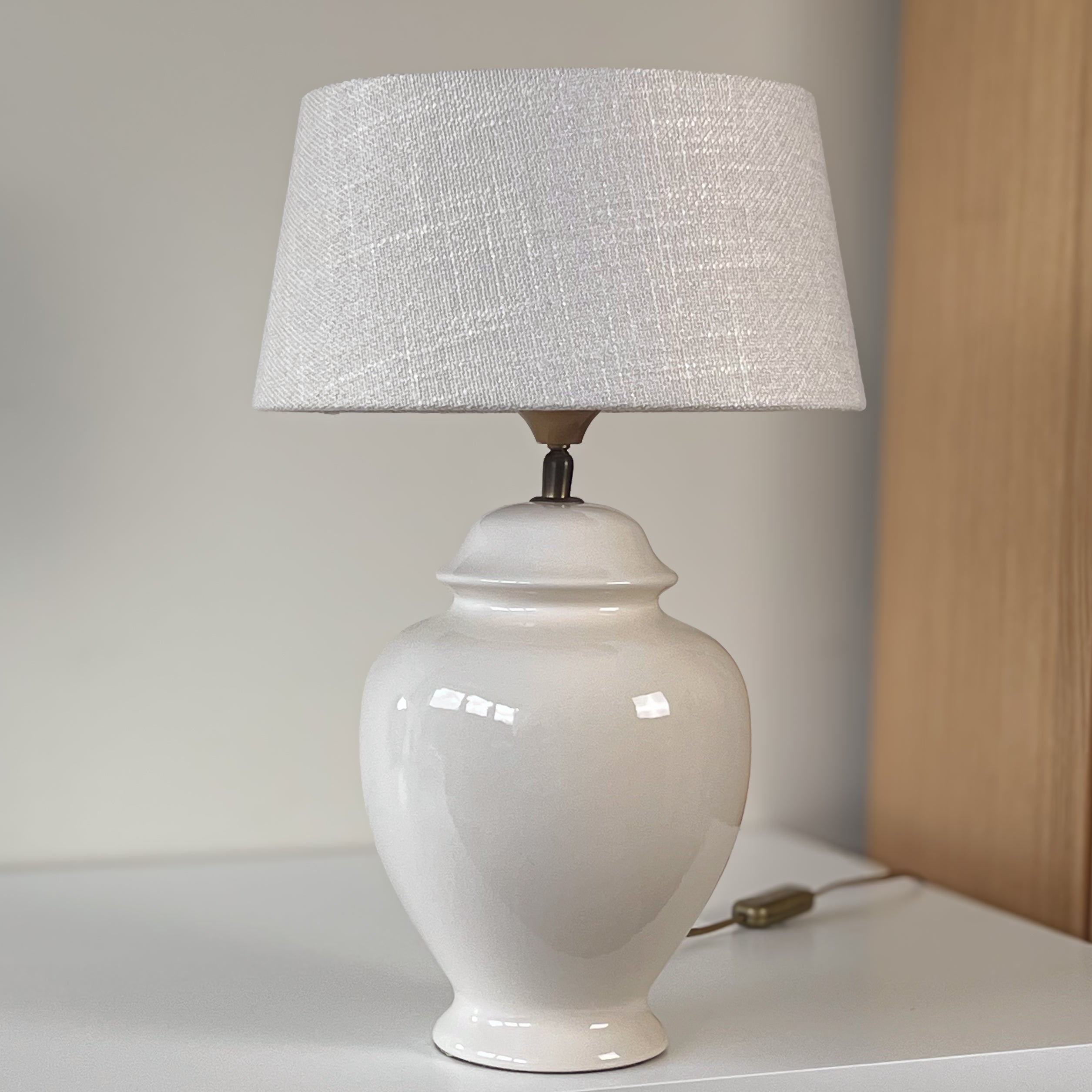 keramische tafellamp met off white kap – pre-loved Noii HOME