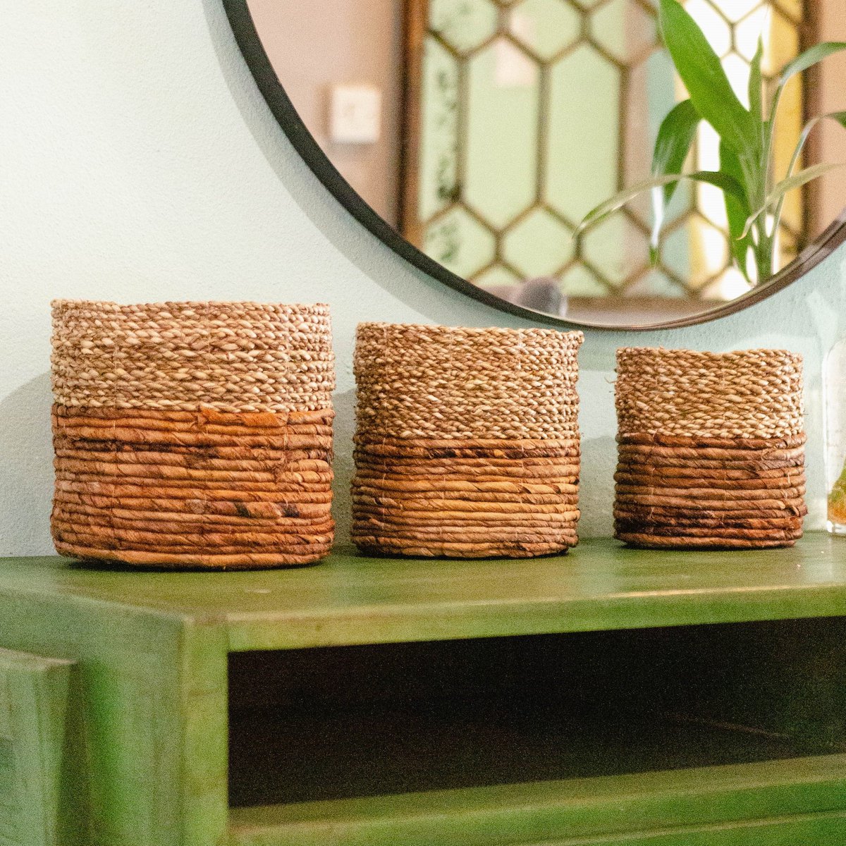 Kleine zeegrasmand BHINNEKA (tweekleurig) | Plantenmand | Kleine opbergmand | Geweven Boho-mand | Plantenbak | Decoratieve mand | Ronde bloemenmand Soeji