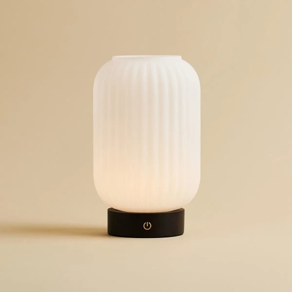 Lilly donkerbruin unieke oplaadbare lamp - matglaslamp, houten basis, dimable, 3 lichte modi Tavellio - Amsterdam