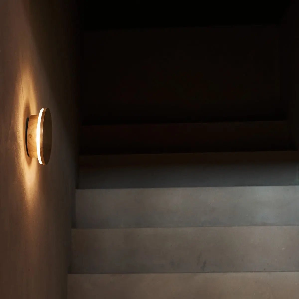 Lou lichtbruine draadloos wandlicht - oplaadbaar en dimbare aanraakregeling - 2700K warm licht Tavellio - Amsterdam