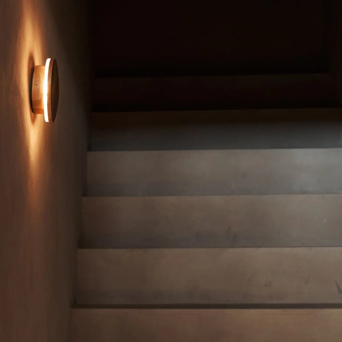 Lou lichtbruine draadloos wandlicht - oplaadbaar en dimbare aanraakregeling - 2700K warm licht Tavellio - Amsterdam