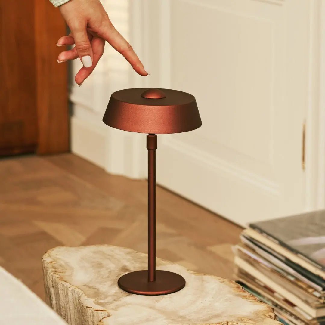 Luca Bronze - USB -oplaadbare lamp L Minimalistisch, speels en dimpelbaar Tavellio - Amsterdam