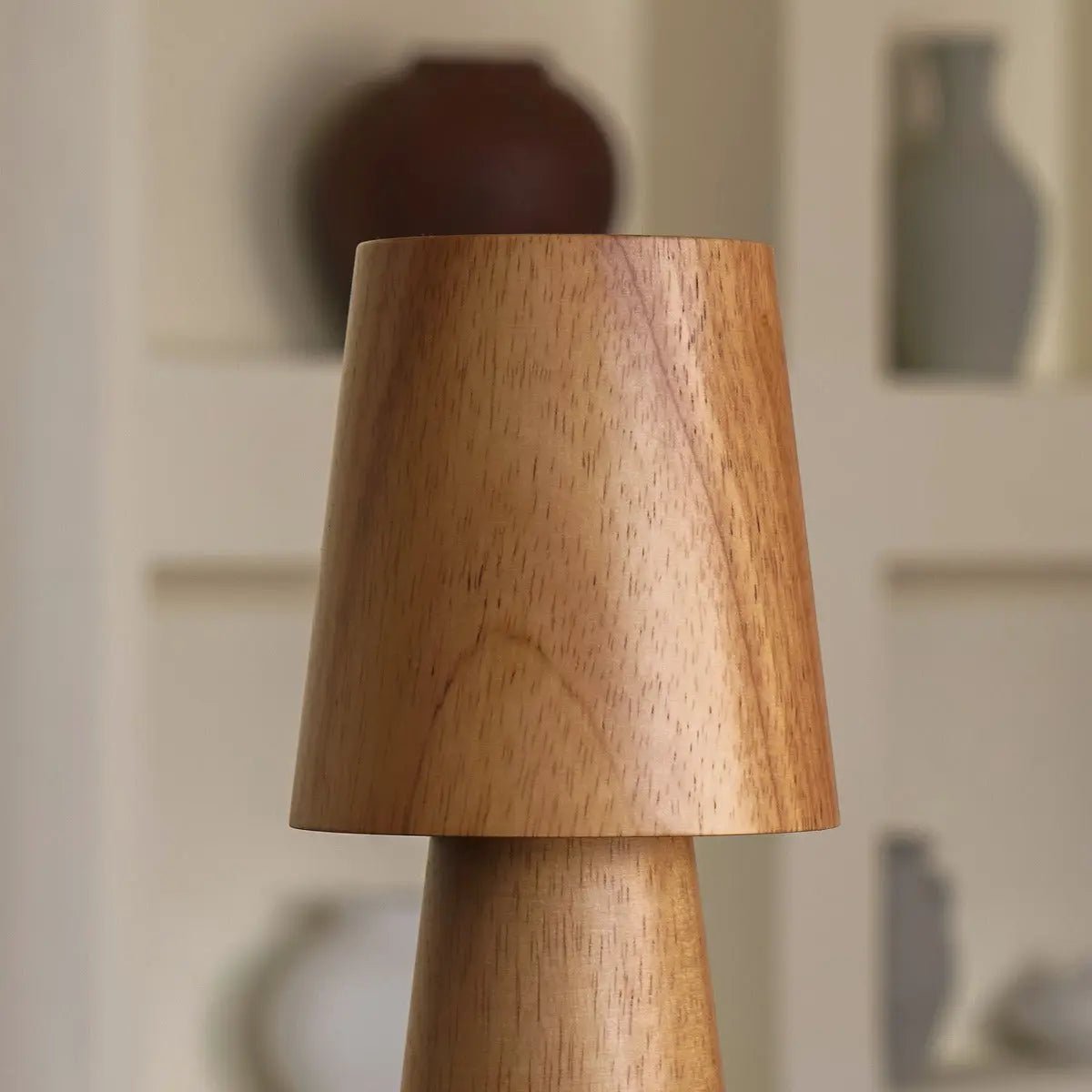 Lucas oplaadbare tafellamp – draadloos, dimbaar en opladen via USB-C Tavellio - Amsterdam