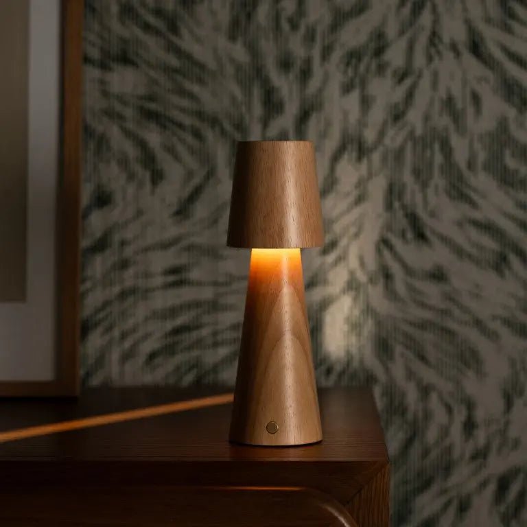 Lucas oplaadbare tafellamp – draadloos, dimbaar en opladen via USB-C Tavellio - Amsterdam