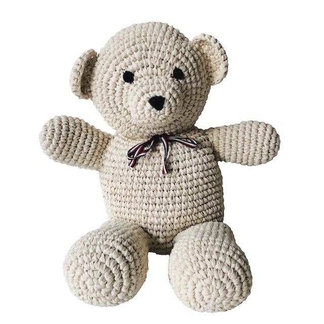 Luna-Leena beer grote Luna gebroken wit - katoen (incl. donatie) handgehaakt in Nepal Luna-Leena for kids & home - handmade in Nepal